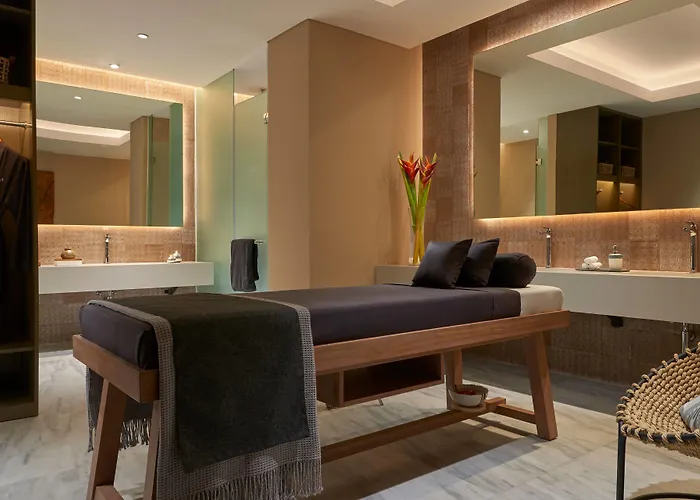 巴厘岛乌鲁瓦图万丽度假酒店及spa 5* 乌干沙